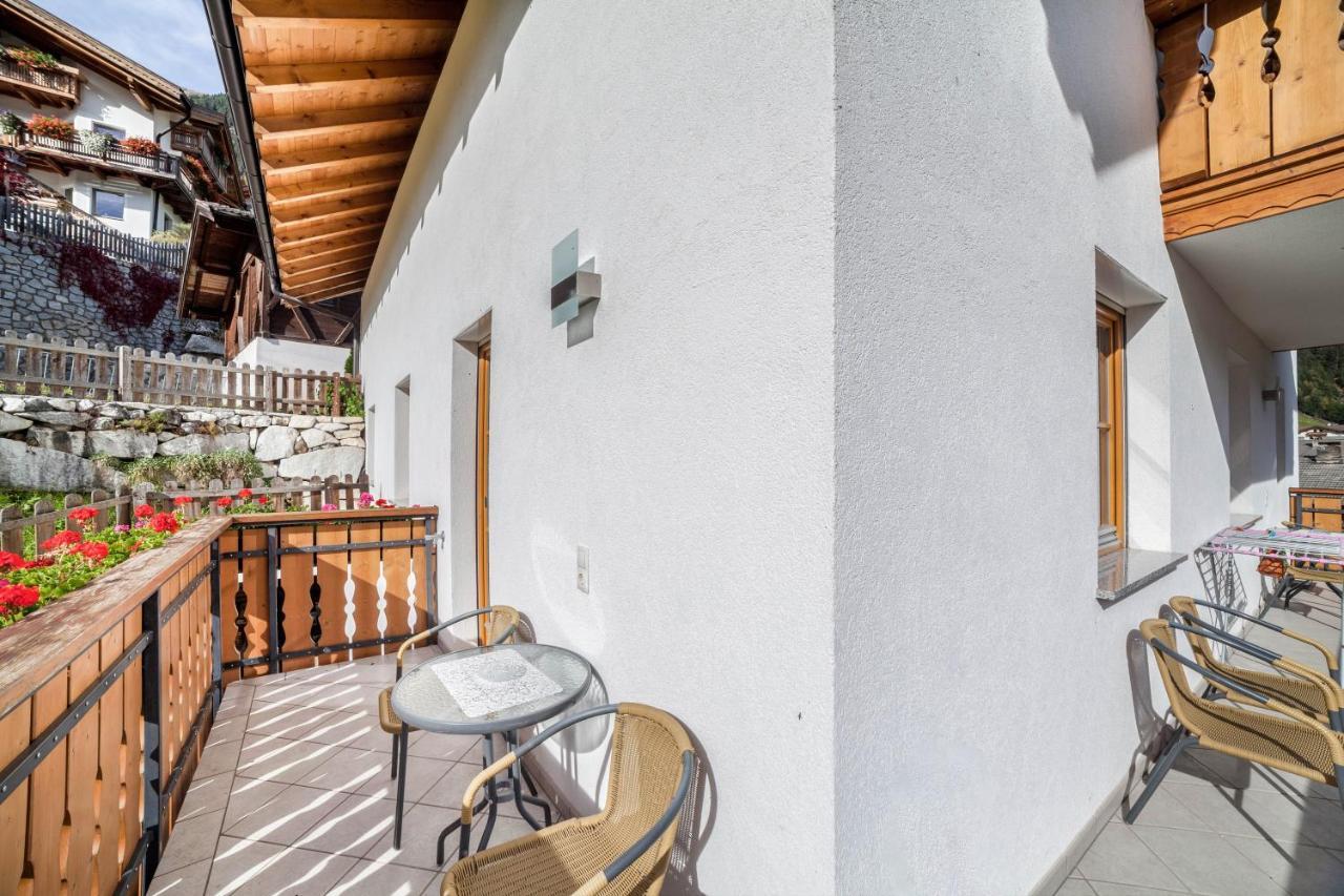 Parigger Apt Zirbe Racines Exterior photo